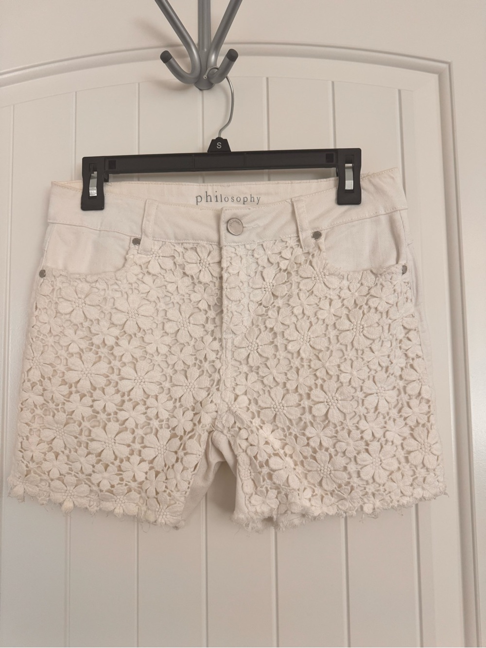 Philosophy white floral  Crochet Women's Shorts size 4